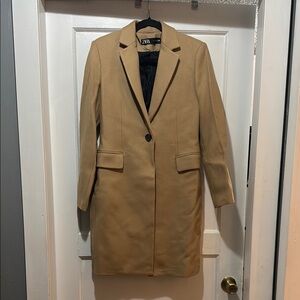 Zara Tan Trench Coat with Classic Tailoring